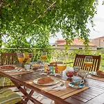 Unique Beachfront With Garden & Grill, Near *