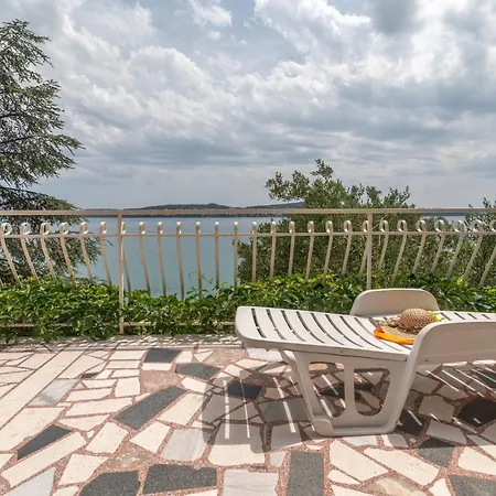 Unique Beachfront With Garden & Grill, Near Apartament *