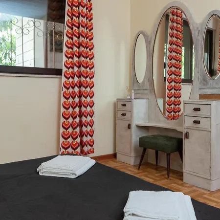 Apartamento Unique Beachfront With Garden & Grill, Near *