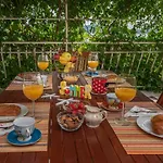 Unique Beachfront With Garden & Grill, Near * טרוגיר